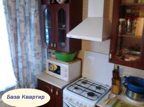 Улица: Турку, 29  Метро: Купчино Комнат: 3