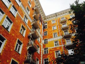 Продажа квартиры в знаменитых красных домах.