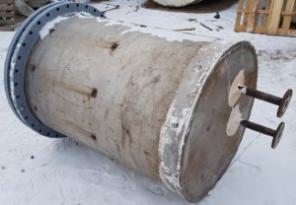 Емкости нержавеющие, объем — 0,6 куб.м., вертикальные