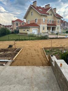 Предлагаем услуги по строительству фундамента под дом, дачу, баню, гараж.